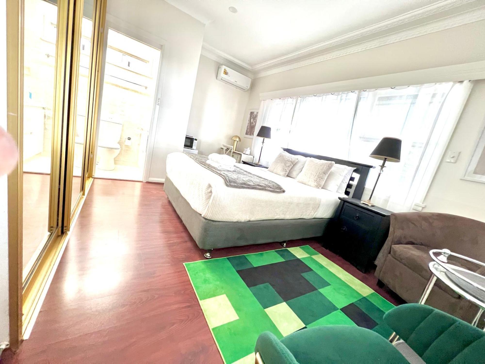 North Ryde 3*